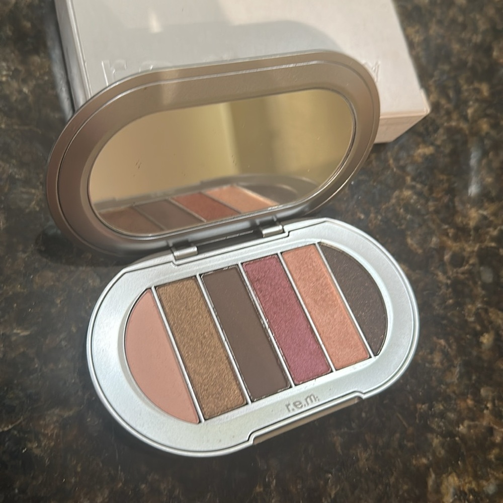 r.e.m. beauty Eyeshadow Palette in Smitten Kitten - Lightly Used - Picture 3 of 3